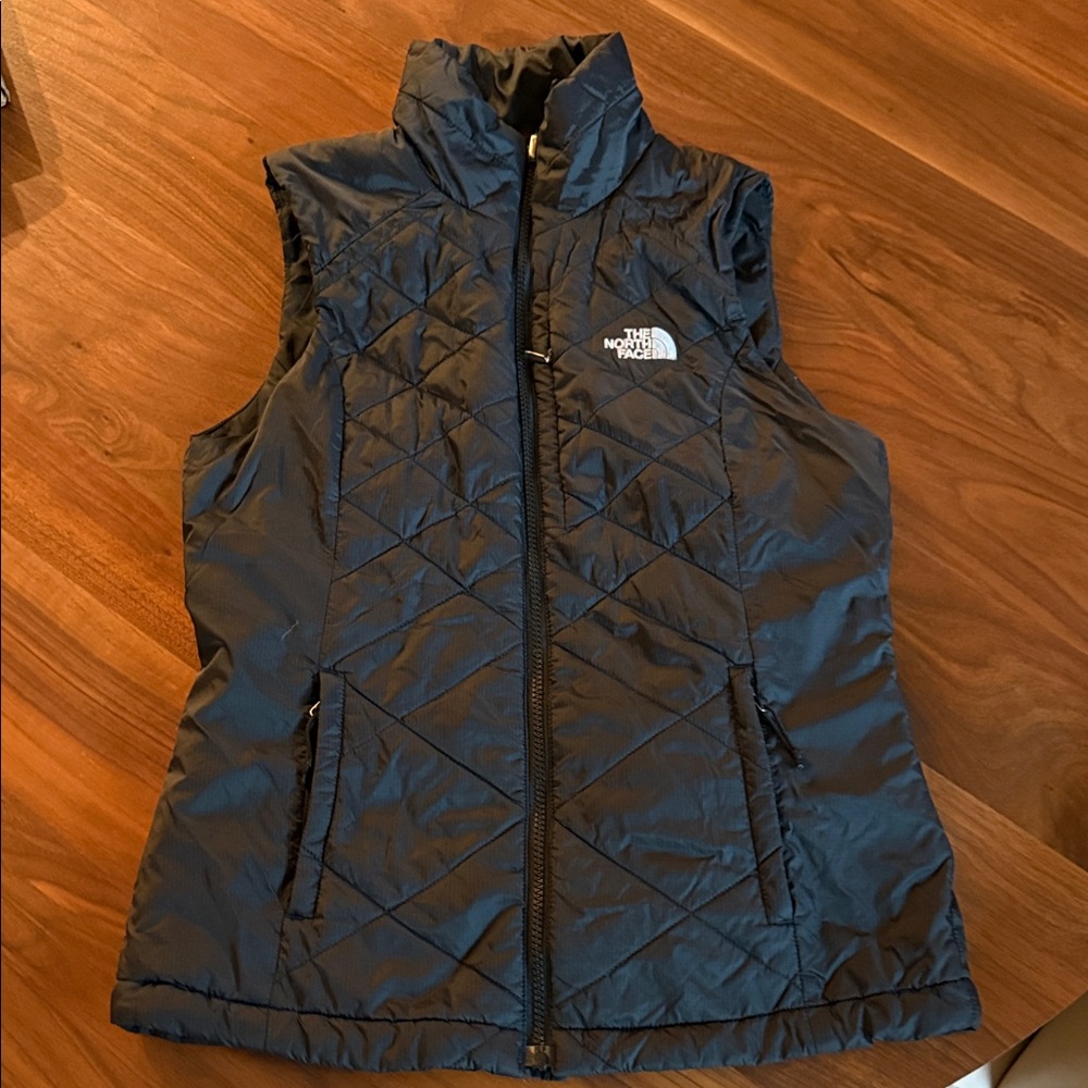 The North Face Women's black Quilted puffer vest xs